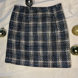 Tweed skrirt! Trendy and cute!